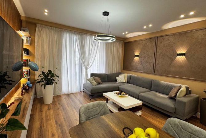 Shtepi ne shitje 2+1 ne Tirane - 215,000 Euro