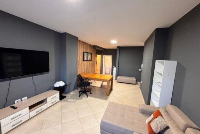 Ambient biznesi me qera 3+1 ne Tirane - 850 Euro
