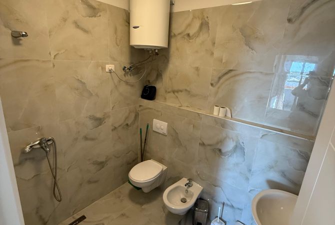 Shtepi me qera Apartament ne Tirane, 2+1, Mobilimi E mobiluar, Pagesa 650  Euro.