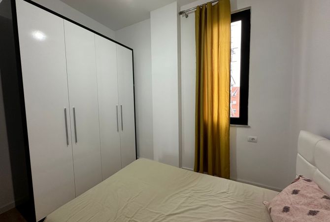 Shtepi me qera Apartament ne Tirane, 2+1, Mobilimi E mobiluar, Pagesa 800  Euro.