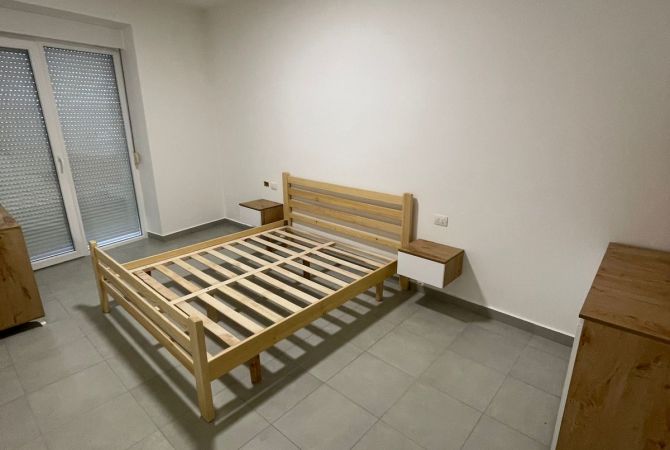 Shtepi ne shitje Apartament ne Lezhe, 1+1, Mobilimi E mobiluar, Pagesa 90,000  Euro.