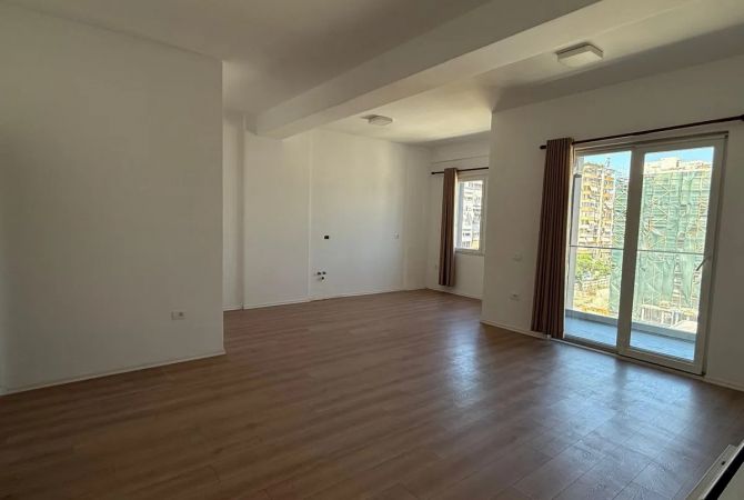 Ambient biznesi me qera 3+1 ne Tirane - 650 Euro