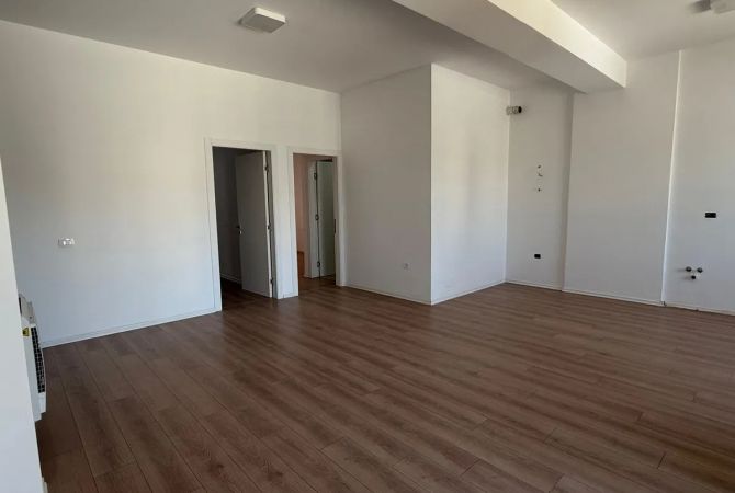 Ambient biznesi me qera 3+1 ne Tirane - 650 Euro