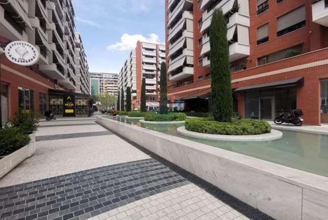 Ambient biznesi me qera 2+1 ne Tirane - 2,001 Euro