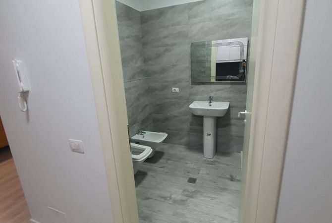 Shtepi me qera Apartament ne Tirane, 1+1, Mobilimi E mobiluar, Pagesa 600  Euro.