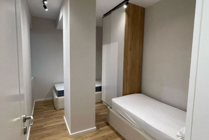 Shtepi ne shitje Apartament ne Tirane, 2+1, Mobilimi E mobiluar, Pagesa 200,001  Euro.