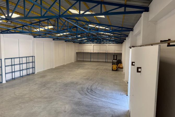 Ambient biznesi me qera 4+1 ne Tirane - 2,625 Euro