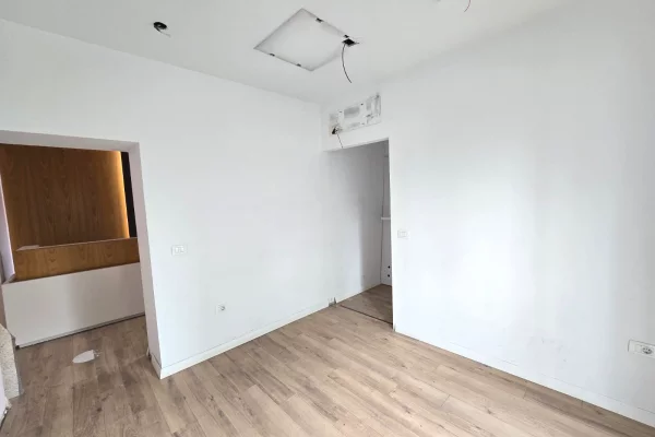 📌 Ambient Biznesi per Qira – Rruga e Durresit 