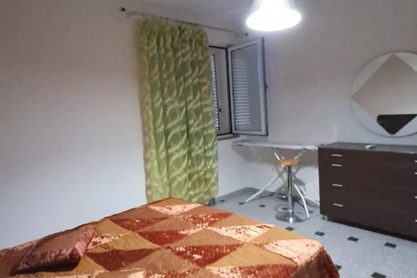 Shtepi me qera Apartament ne Tirane, 2+1, Mobilimi E mobiluar, Pagesa 600  Euro.