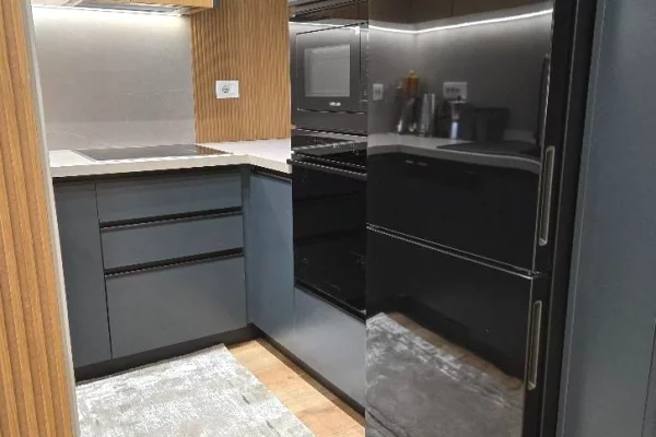 Shtepi me qera Apartament ne Tirane, 2+1, Mobilimi E mobiluar, Pagesa 110,000  Leke.