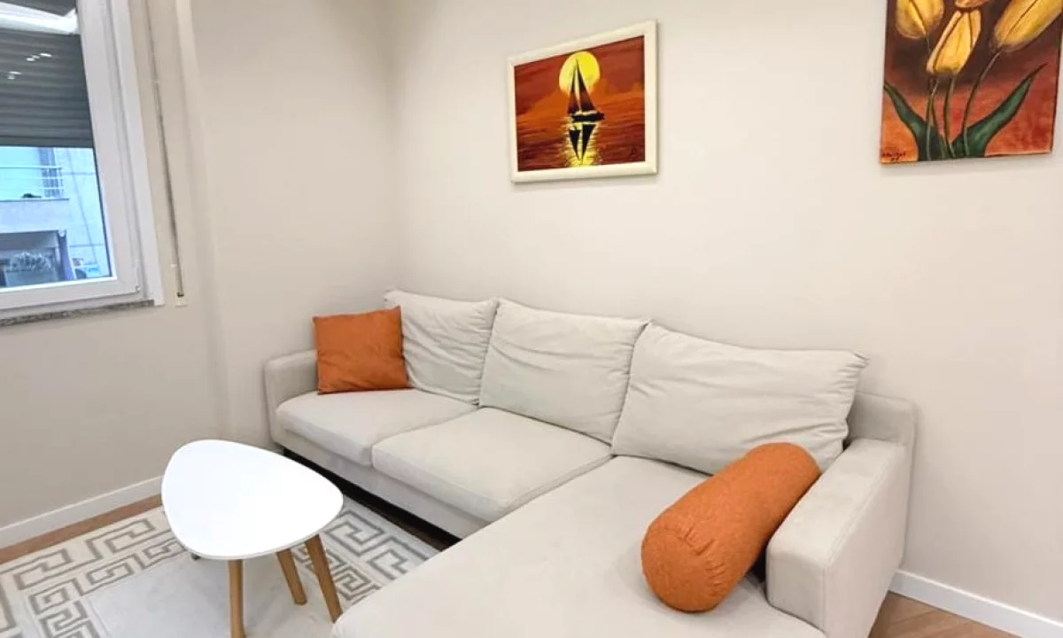 Shtepi me qera Apartament ne Tirane, 2+1, Mobilimi E mobiluar, Pagesa 1,100  Euro.