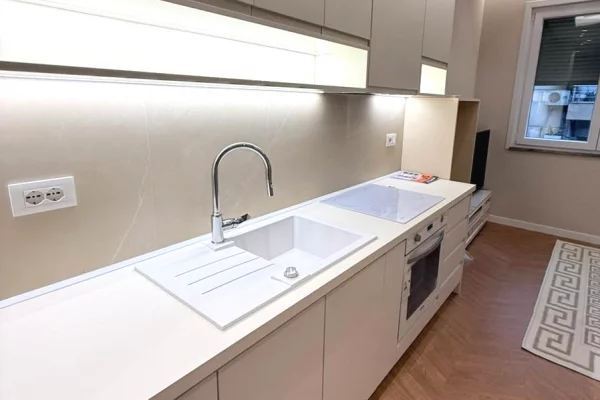 Shtepi me qera Apartament ne Tirane, 2+1, Mobilimi E mobiluar, Pagesa 1,100  Euro.