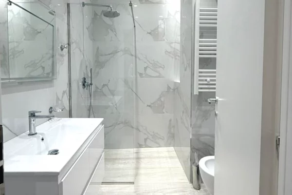 Shtepi me qera Apartament ne Tirane, 2+1, Mobilimi E mobiluar, Pagesa 1,100  Euro.