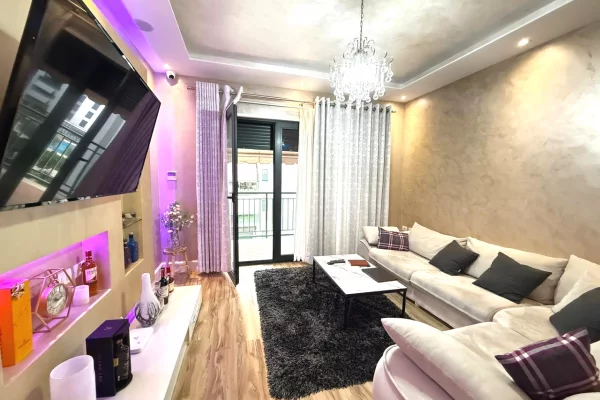 Shtepi me qera Apartament ne Tirane, 2+1, Mobilimi E mobiluar, Pagesa 900  Euro.