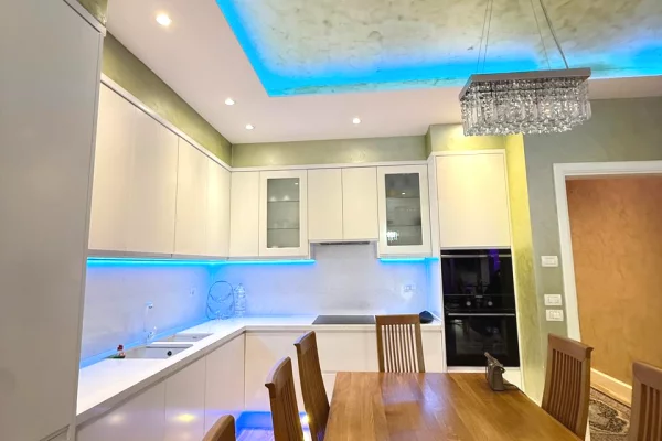 Shtepi me qera Apartament ne Tirane, 2+1, Mobilimi E mobiluar, Pagesa 900  Euro.