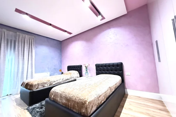 Shtepi me qera Apartament ne Tirane, 2+1, Mobilimi E mobiluar, Pagesa 900  Euro.