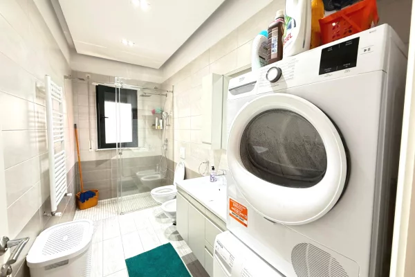 Shtepi me qera Apartament ne Tirane, 2+1, Mobilimi E mobiluar, Pagesa 900  Euro.