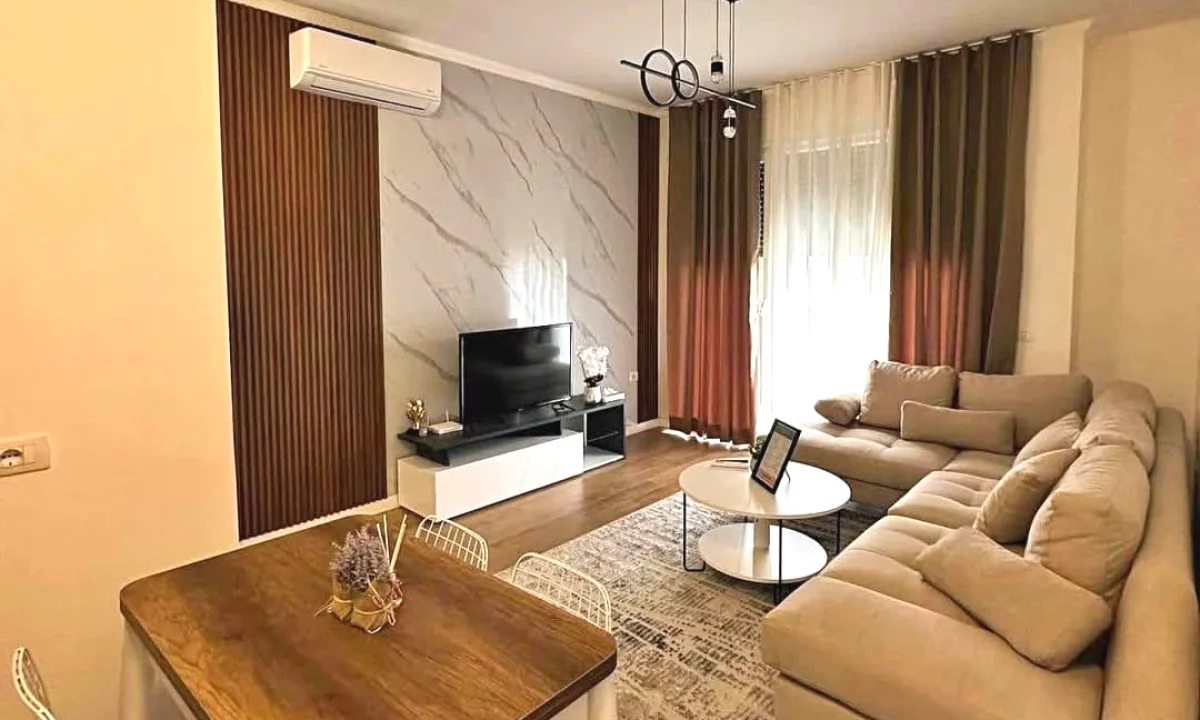 Appartamento in affitto a Tirana 1+1, Arredato