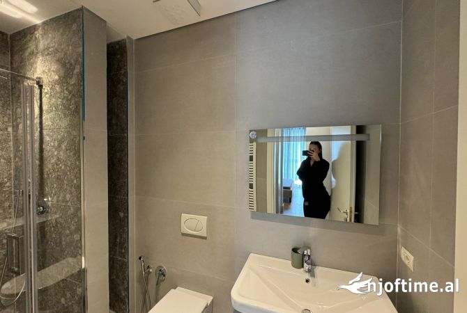 Shtepi me qera Apartament ne Tirane, 2+1, Mobilimi E mobiluar, Pagesa 1,200  Euro.