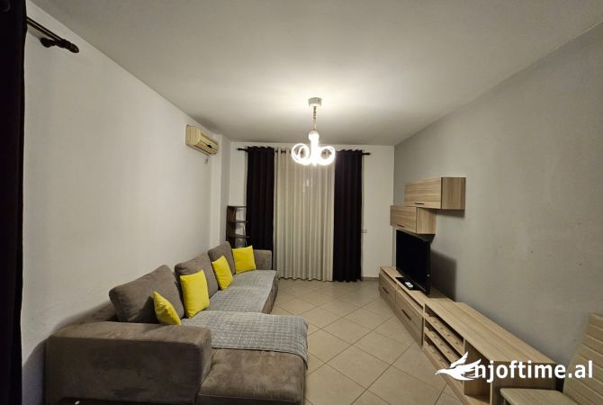 Shtepi me qera 2+1 ne Tirane - 500 Euro