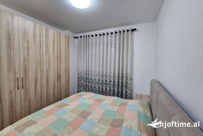 Shtepi me qera Apartament ne Tirane, 2+1, Mobilimi E mobiluar, Pagesa 500  Euro.