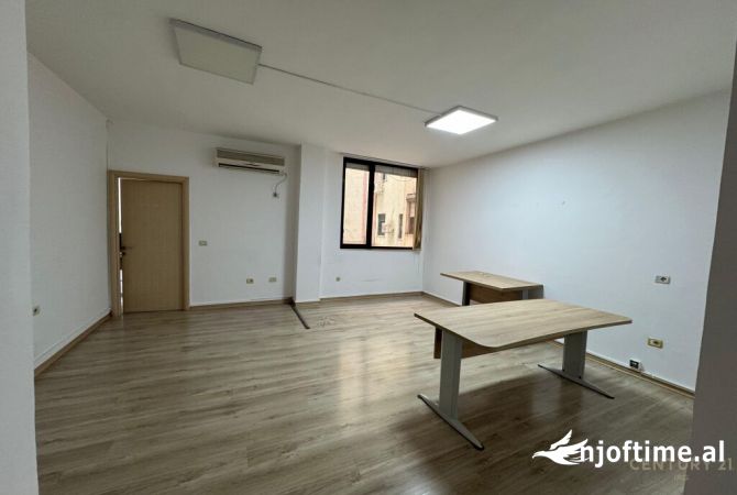 Ambient/Zyra 214m2 per qira te ish-Blloku!