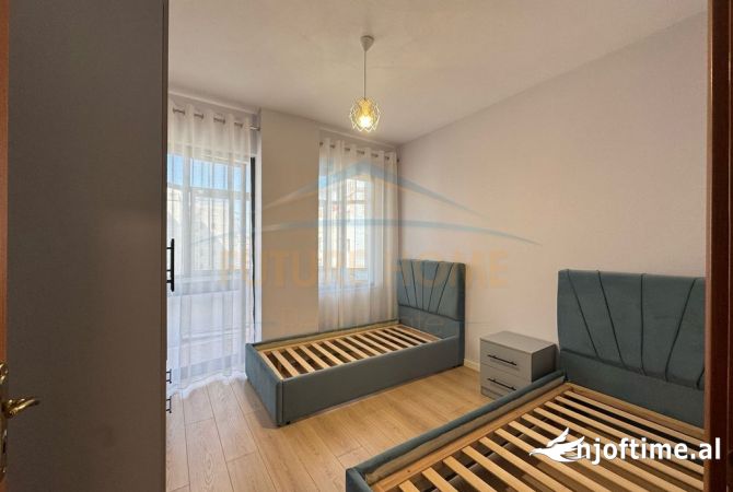Shtepi ne shitje Apartament ne Tirane, 2+1, Mobilimi E mobiluar, Pagesa 135,000  Euro.
