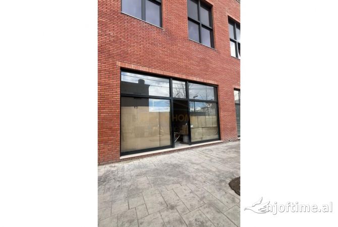 Ambjent biznesi ne shitje 1+1 ne Tirane - 198,000 Euro