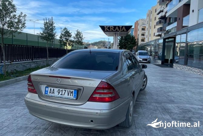 Makina ne shitje  ne Tirane - 4,000 Euro