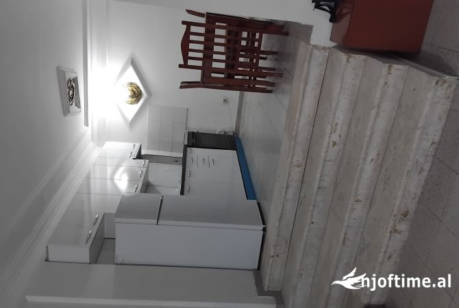 Shtepi me qera 2+1 ne Tirane - 40,000 Leke