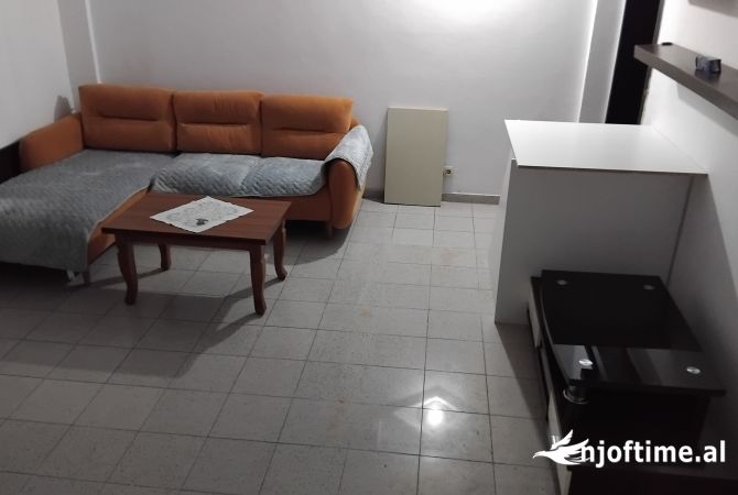 Shtepi me qera 2+1 ne Tirane - 40,000 Leke