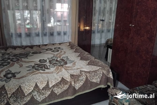 Shtepi me qera 2+1 ne Tirane - 40,000 Leke