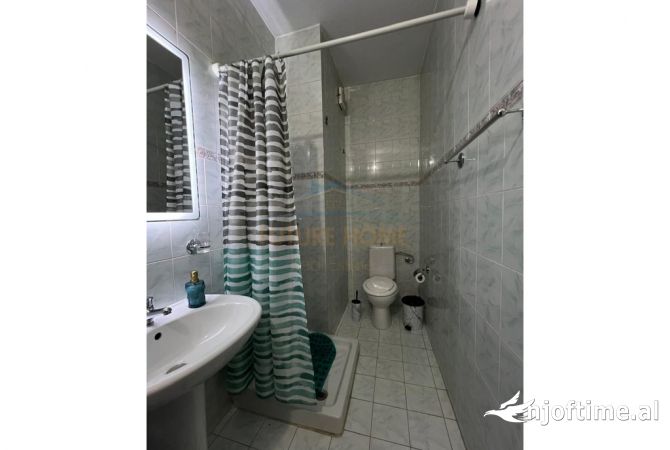 Shtepi me qera Apartament ne Tirane, 2+1, Mobilimi E mobiluar, Pagesa 700  Euro.