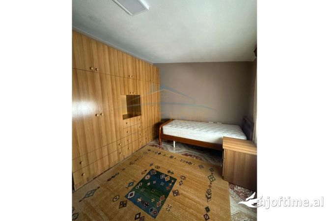 Shtepi me qera Apartament ne Tirane, 2+1, Mobilimi E mobiluar, Pagesa 550  Euro.