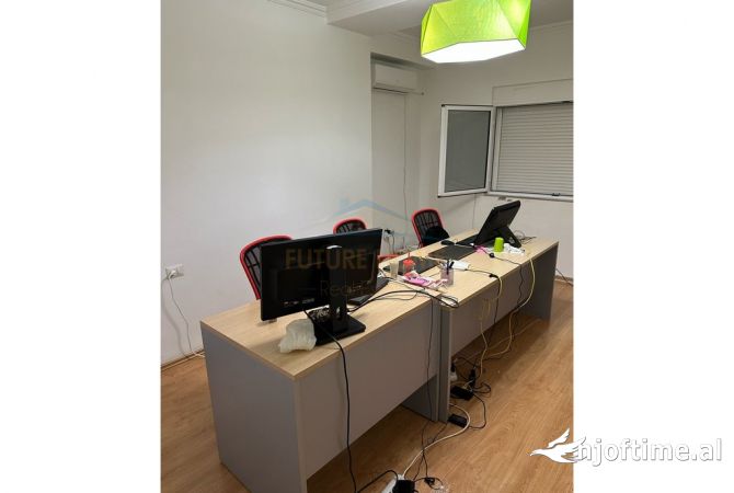 Qera, Ambient, Zyrash, Sheshi Wilson, Tirane