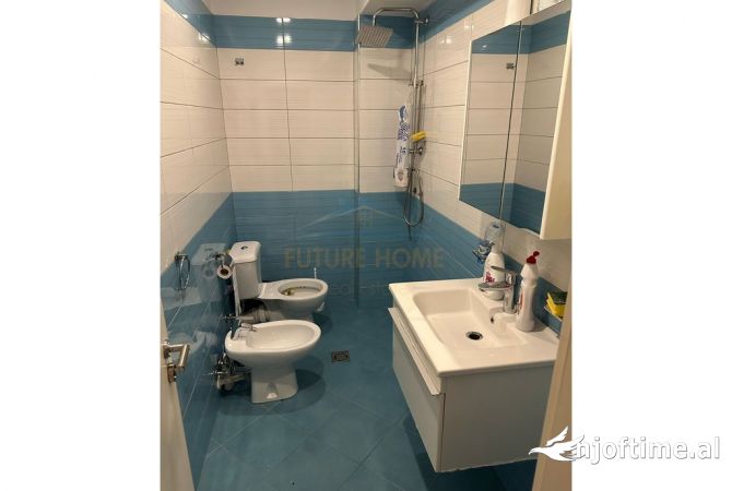 Ambient biznesi me qera 3+1 ne Tirane - 800 Euro