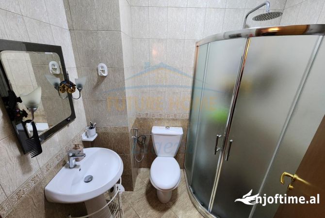 Shtepi me qera Apartament ne Tirane, 3+1, Mobilimi E mobiluar, Pagesa 1,200  Euro.