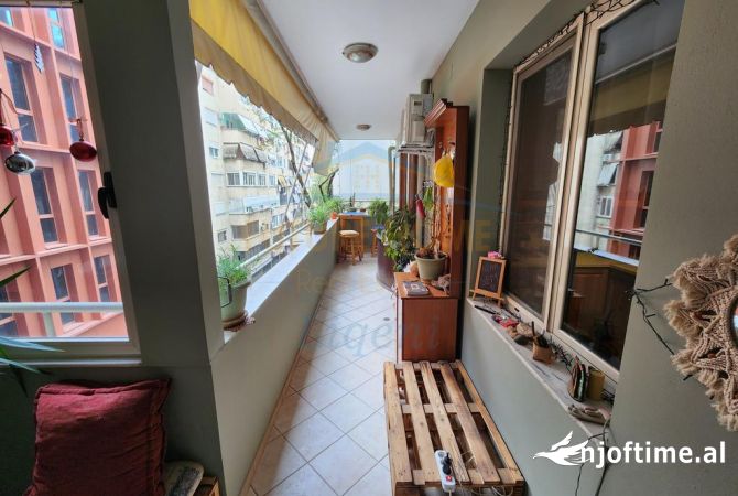 Shtepi me qera Apartament ne Tirane, 3+1, Mobilimi E mobiluar, Pagesa 1,200  Euro.