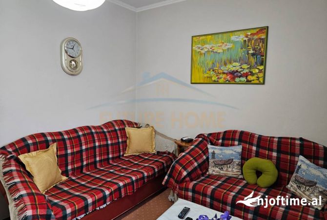 Shtepi ne shitje Apartament ne Tirane, 3+1, Mobilimi E mobiluar, Pagesa 185,000  Euro.