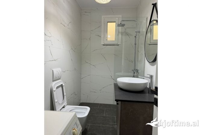 Shtepi ne shitje Vila Luksoze ne Tirane, 7+1, Mobilimi E mobiluar, Pagesa 800,000  Euro.