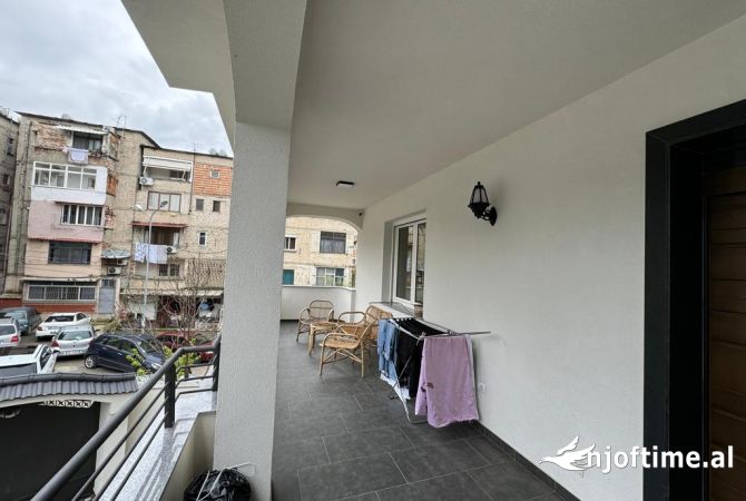 Shtepi ne shitje Vila Luksoze ne Tirane, 7+1, Mobilimi E mobiluar, Pagesa 800,000  Euro.