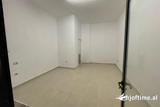 Ambient biznesi me qera 3+1 ne Tirane - 350 Euro