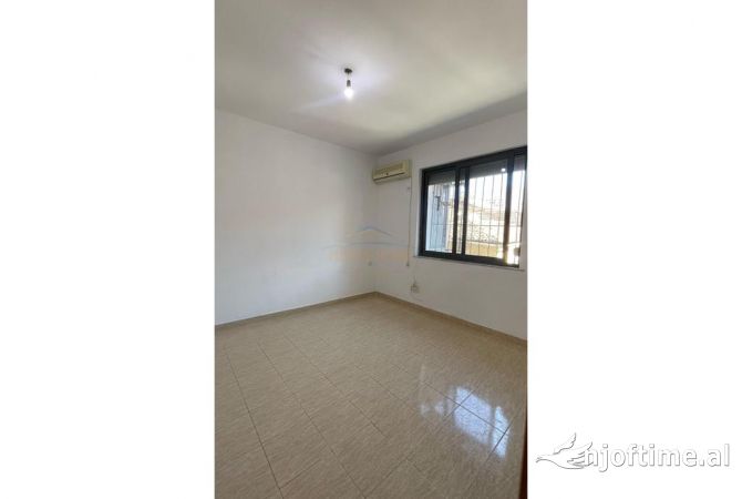 Shtepi me qera 2+1 ne Tirane - 400 Euro