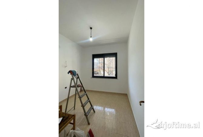 Shtepi me qera 2+1 ne Tirane - 400 Euro
