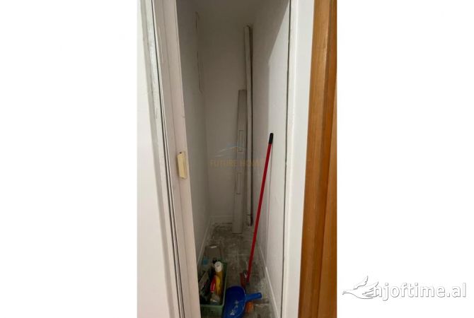 Shtepi me qera Apartament ne Tirane, 2+1, Mobilimi Bosh, pa mobiluar, Pagesa 400  Euro.
