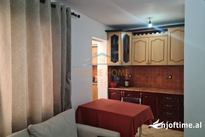 Shtepi me qera Apartament ne Tirane, 2+1, Mobilimi E mobiluar, Pagesa 490  Euro.