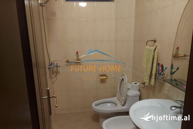 Shtepi me qera Apartament ne Tirane, 2+1, Mobilimi E mobiluar, Pagesa 500  Euro.