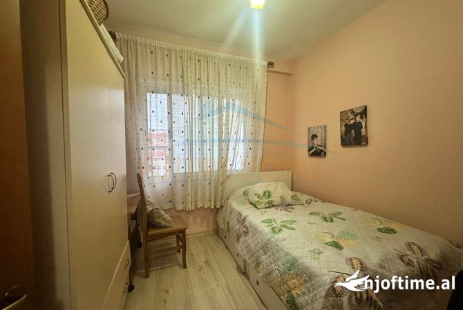 Shtepi me qera Apartament ne Tirane, 2+1, Mobilimi E mobiluar, Pagesa 500  Euro.