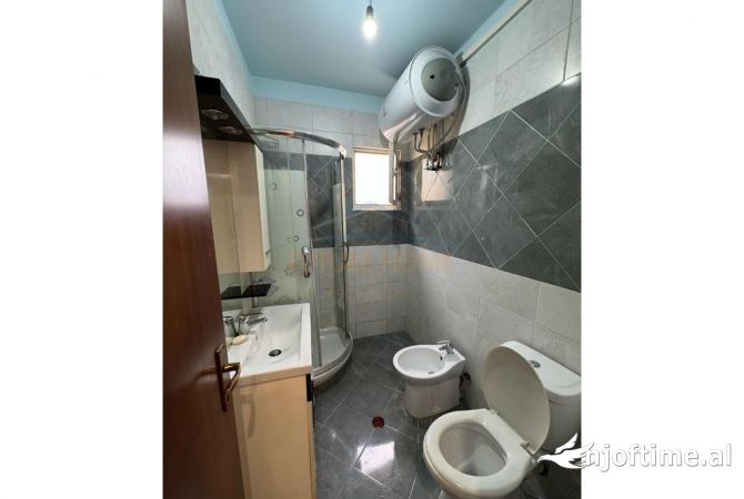 Shtepi me qera Apartament ne Tirane, 2+1, Mobilimi E mobiluar, Pagesa 500  Euro.