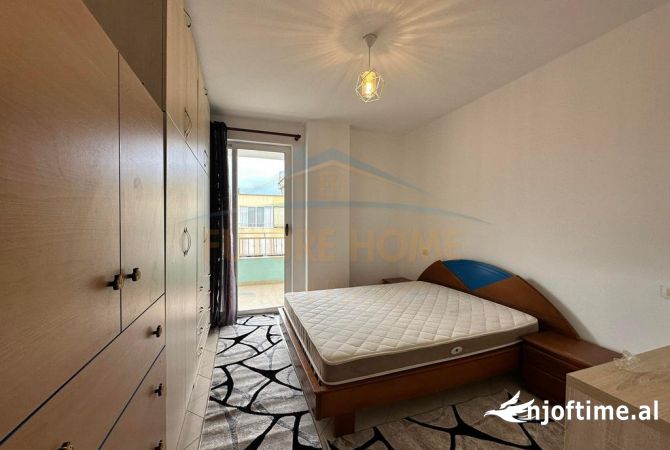 Shtepi me qera Apartament ne Tirane, 2+1, Mobilimi E mobiluar, Pagesa 400  Euro.